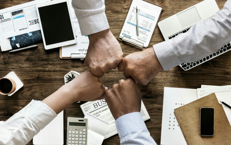 Certificación ISO 9001, 14001 y 45001: ¿por qué la trinorma es la apuesta más inteligente para su empresa?